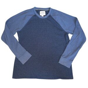 Mens St. John’s Bay blue knit shirt